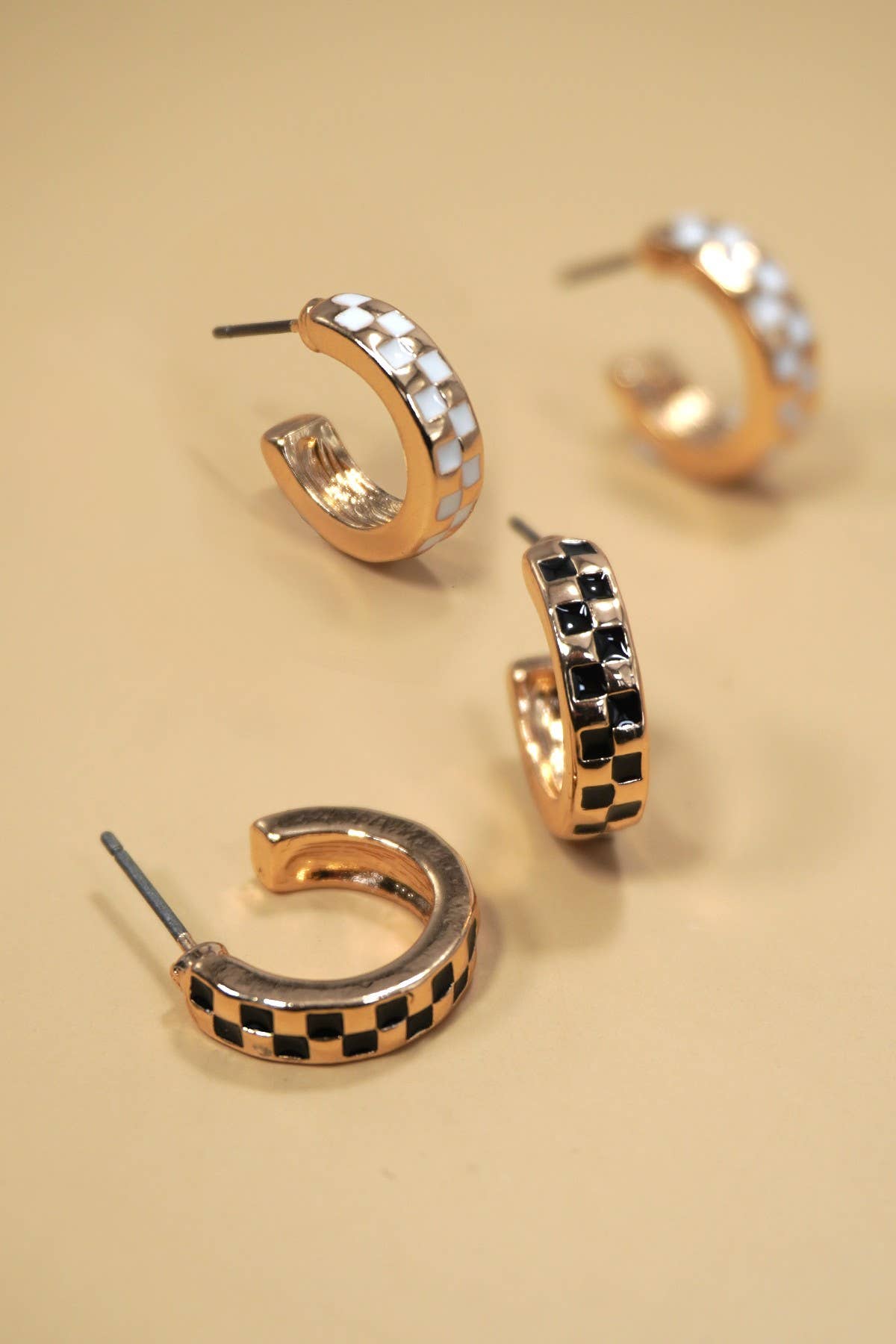 Mini Checkered Hoop Earrings | Gold/White