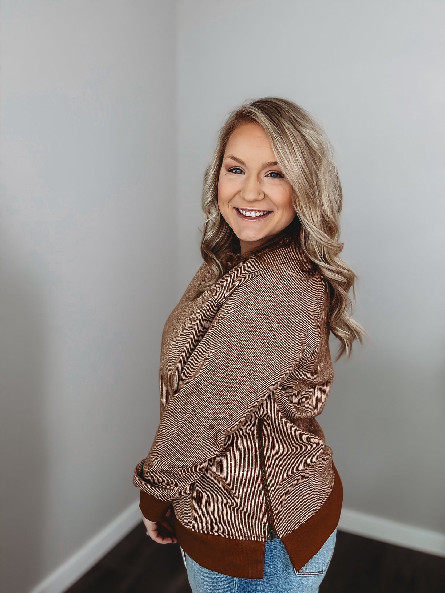 Kendal Side Zipper Pull-Over Top
