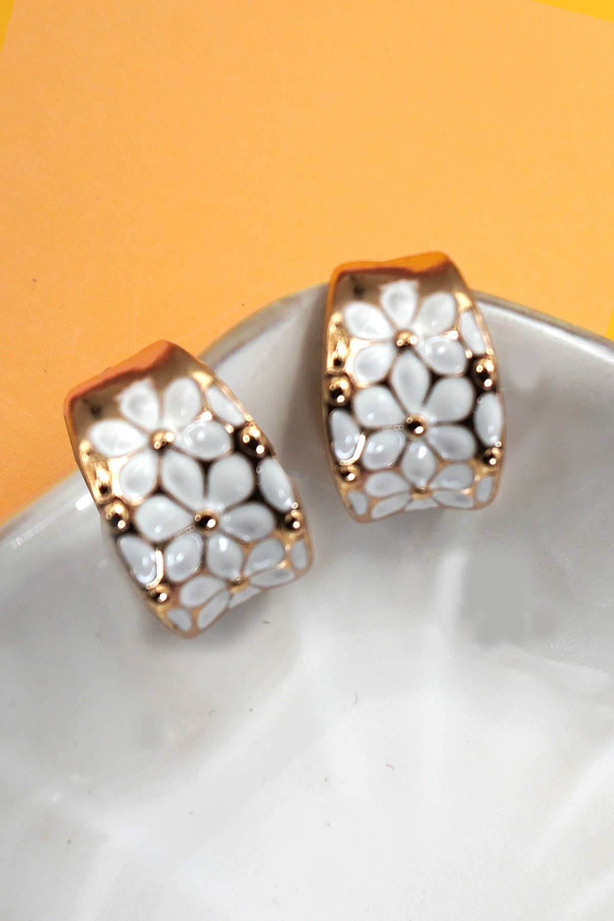 White Flower Hoop Earrings | Gold